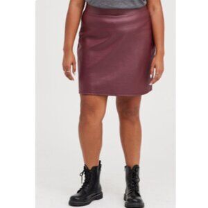 NWT- Torrid Mini Studio Luxe Ponte High Waisted Skirt Size 1
